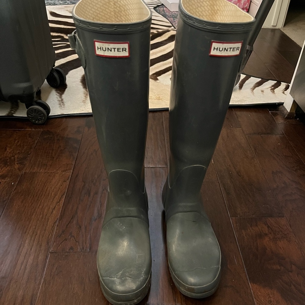 Grey hunter boots